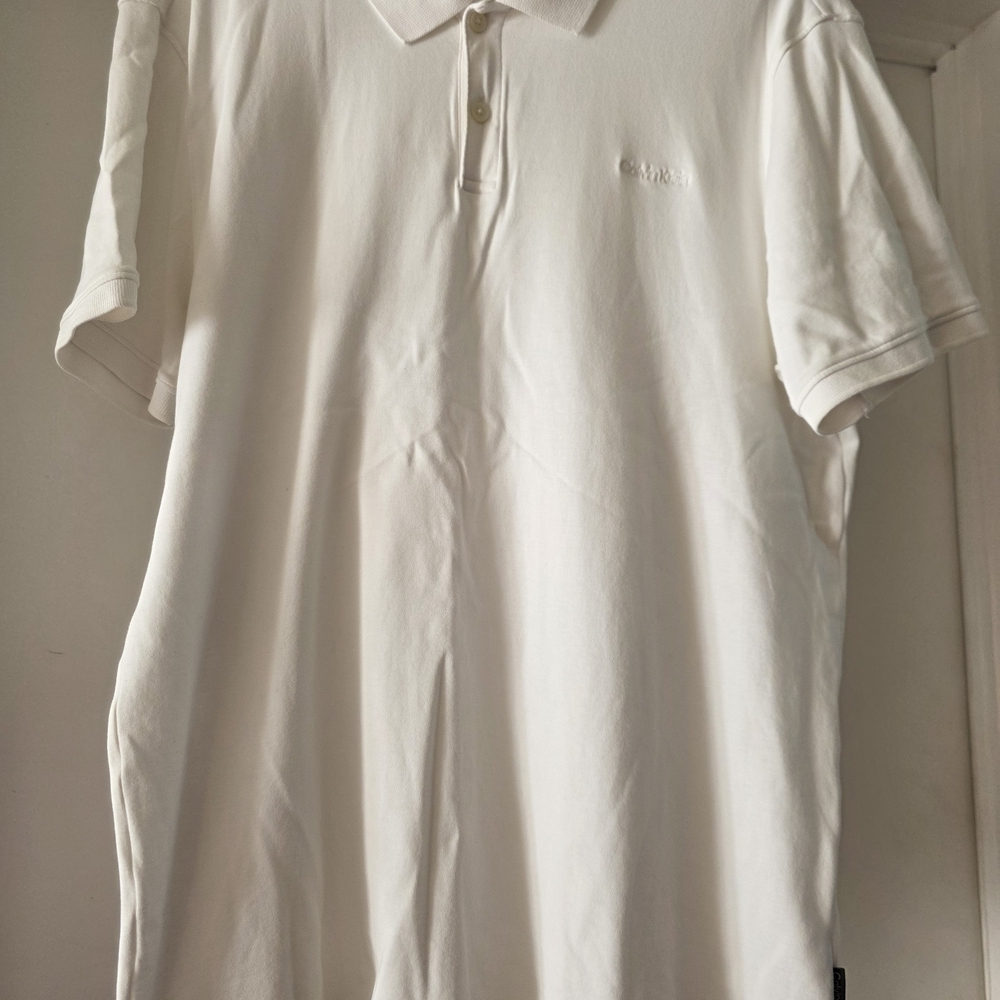 Men's Size medium Calvin Klein Liquid Touch White Polo Shirt